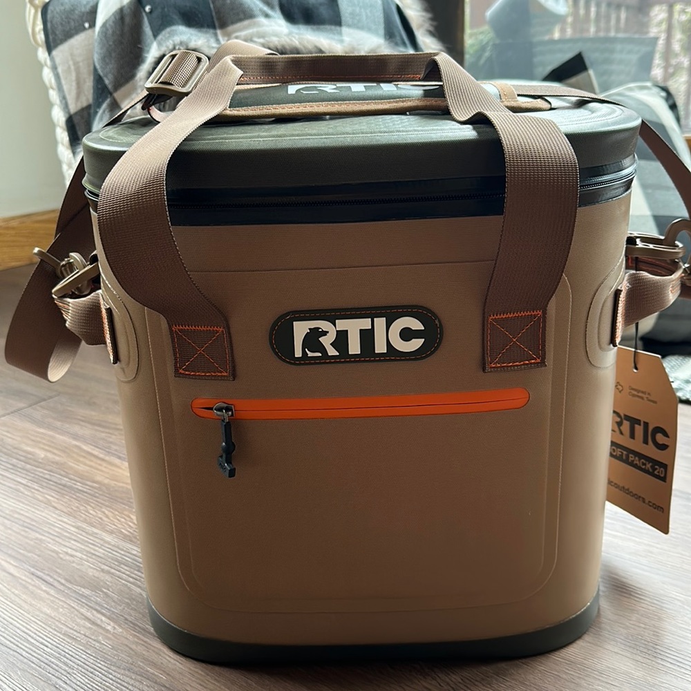 RTIC SOFT PACK 20 COOLER - TAN/GREEN BRAND NEW
